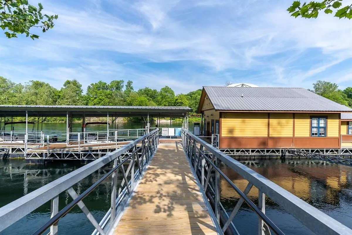 Fall Creek 34-7, Screened Porch, Pet Friendly, Great Location * Branson