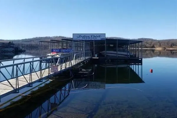 Apartment Spring Break Special! By Sdc, No Stairs, Lake, 21-3