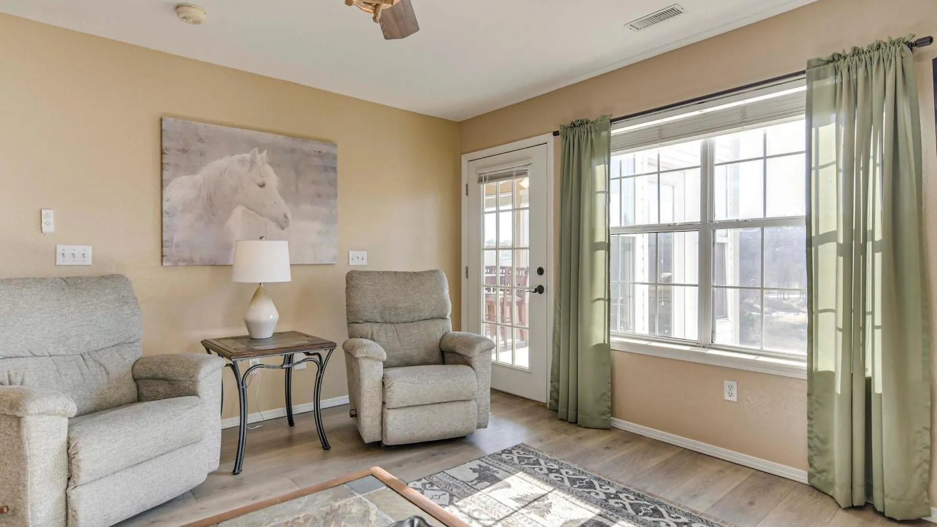 Sunroom With Golf Views Condo! Apartamento