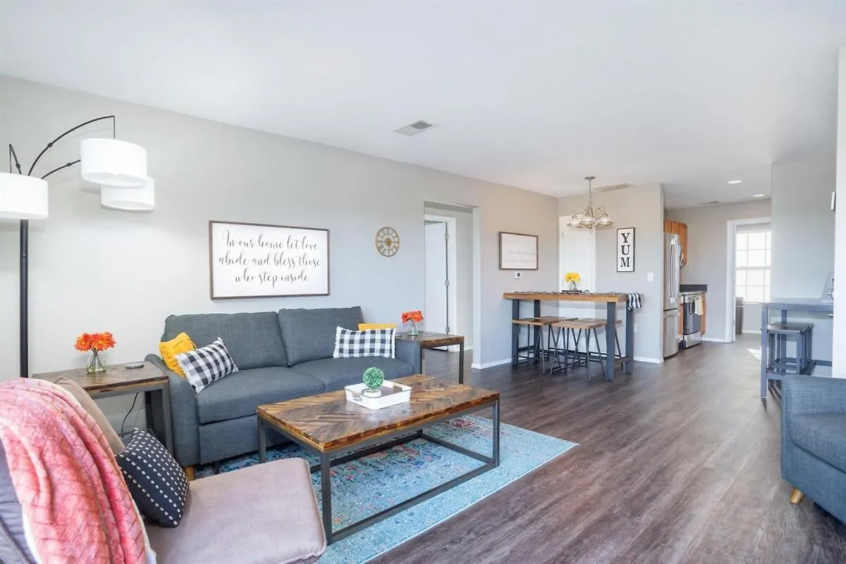 Apartment Spring Break Special! Between Strip & Sdc, 2903-6 *