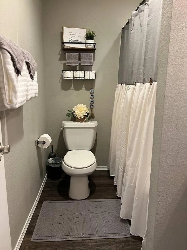 Spring Break Special! Between Strip & Sdc, 2903-6 Apartment