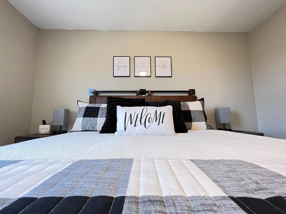 Spring Break Special! Between Strip & Sdc, 2903-6 *
