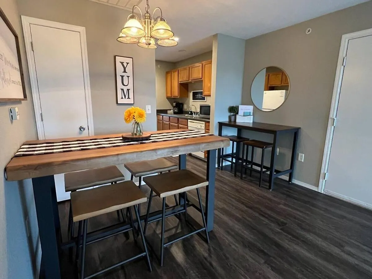 Spring Break Special! Between Strip & Sdc, 2903-6 Apartment