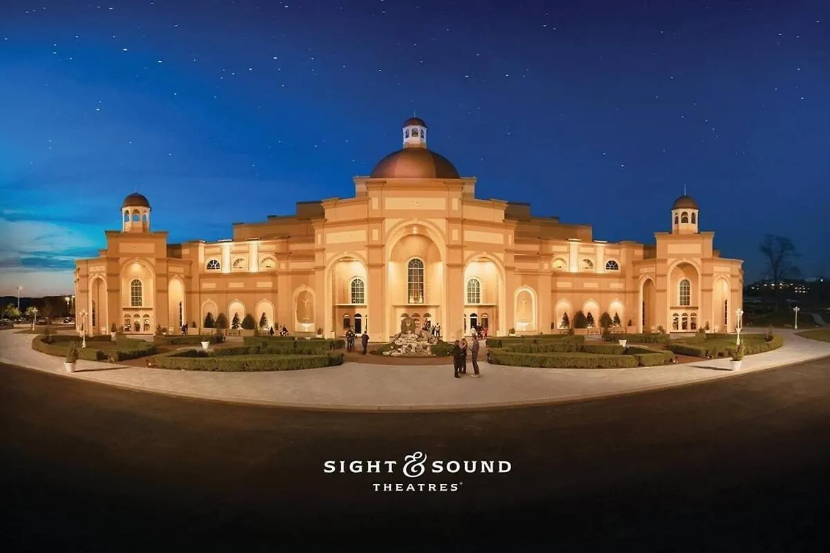 Spring Break Special! Golf, In, Outdoor Pools, 52-7 Branson