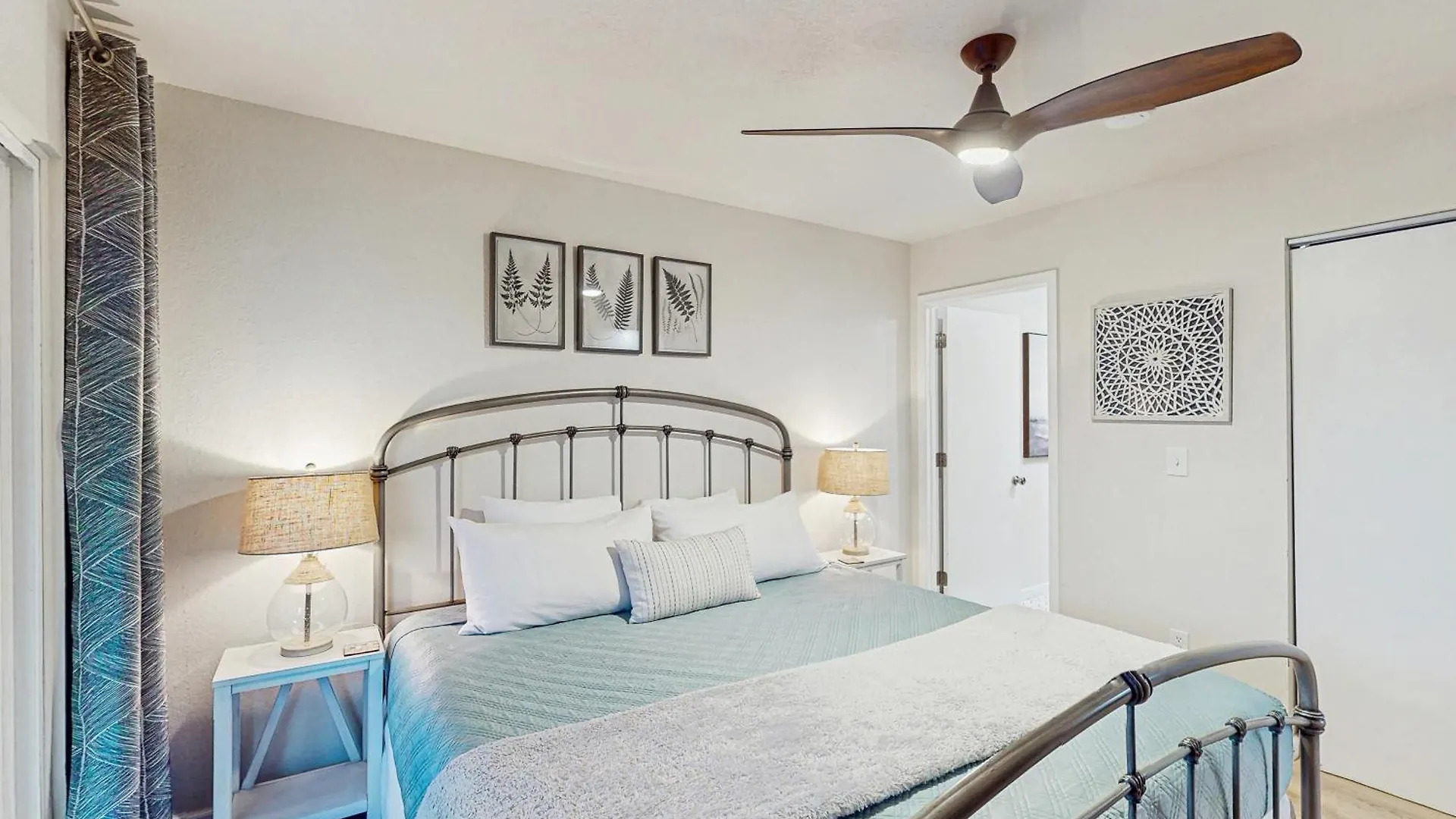 Apartment Sunset Shoreline Retreat