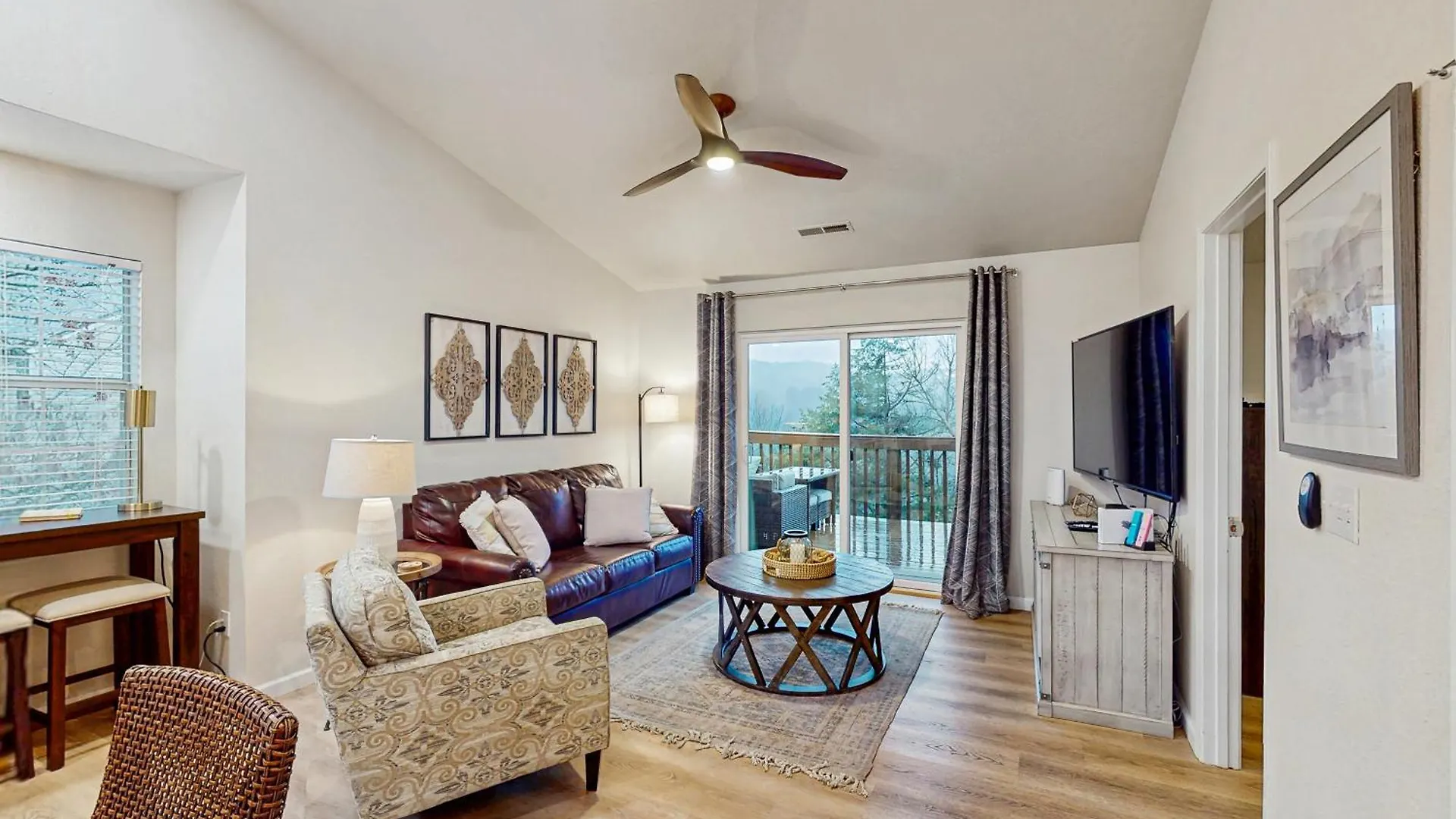 Sunset Shoreline Retreat Branson