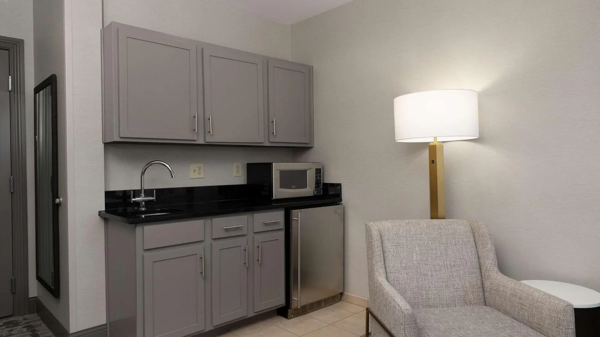 Hotel Hilton Promenade Landing 4*