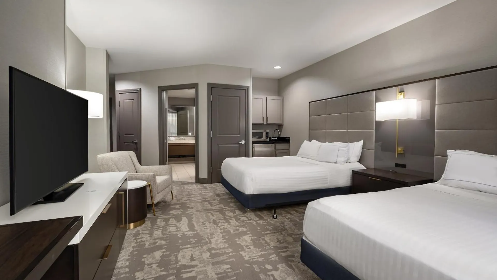 Hilton Promenade Landing