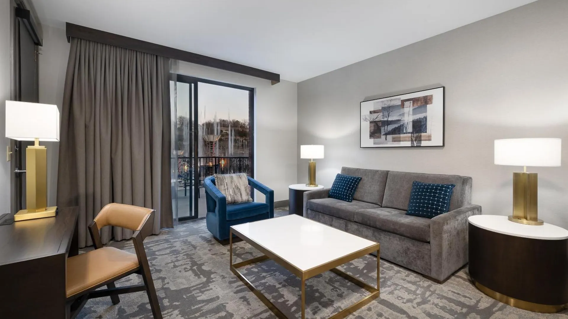 Hilton Promenade Landing Hotel 4*