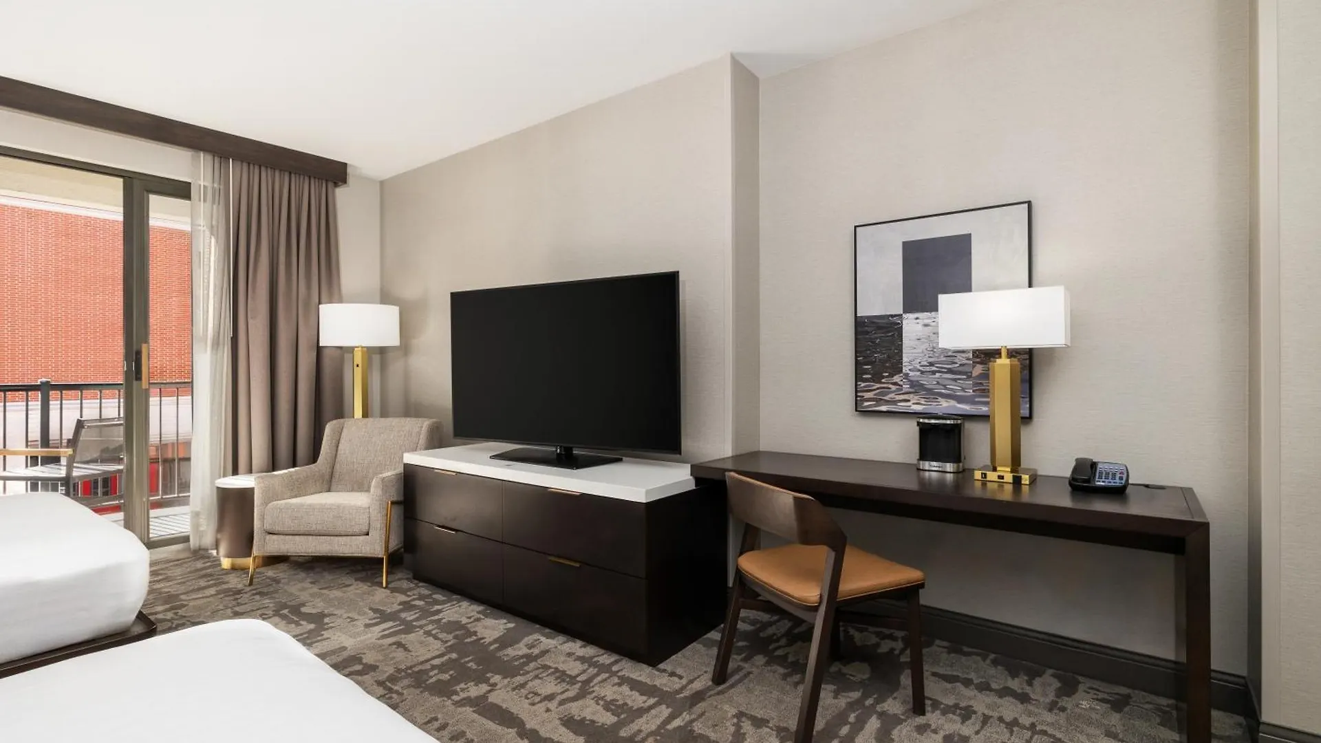 Hilton Promenade Landing Hotel 4*