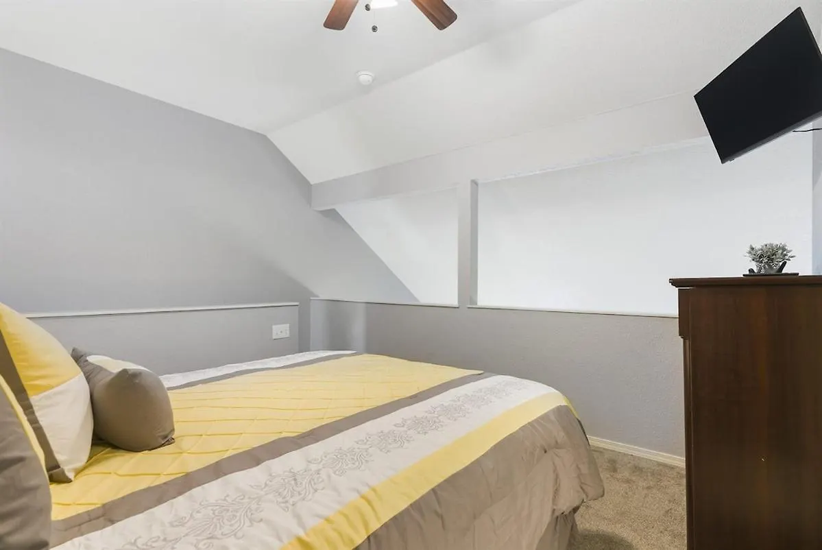 Fall Creek 58-8, Pet Friendly, Great Location Apartment *