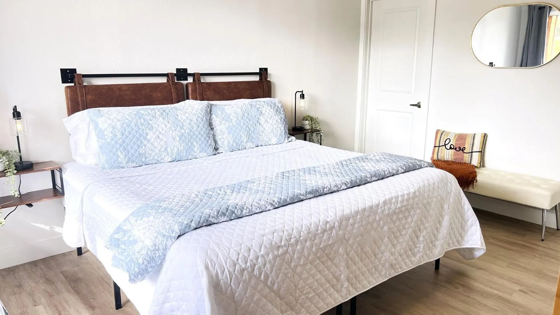 Spring Break Special! Fitness Gym, Pools, Roark, A202 Apartment