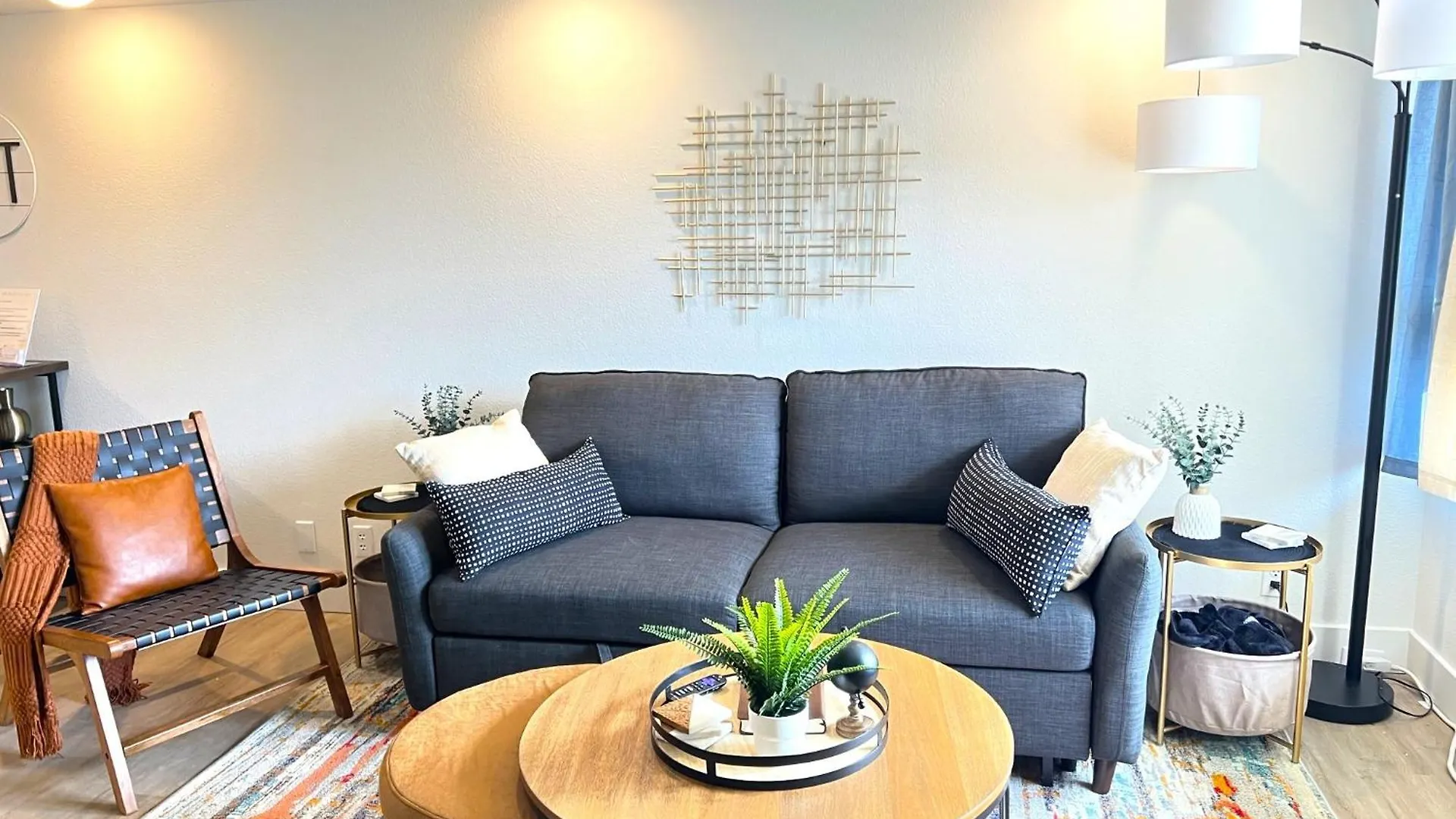Apartment Spring Break Special! Fitness Gym, Pools, Roark, A202