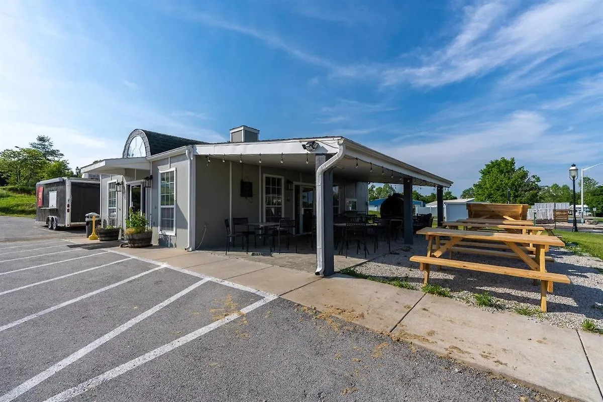 Apartment Fall Creek 58-8, Pet Friendly, Great Location Branson