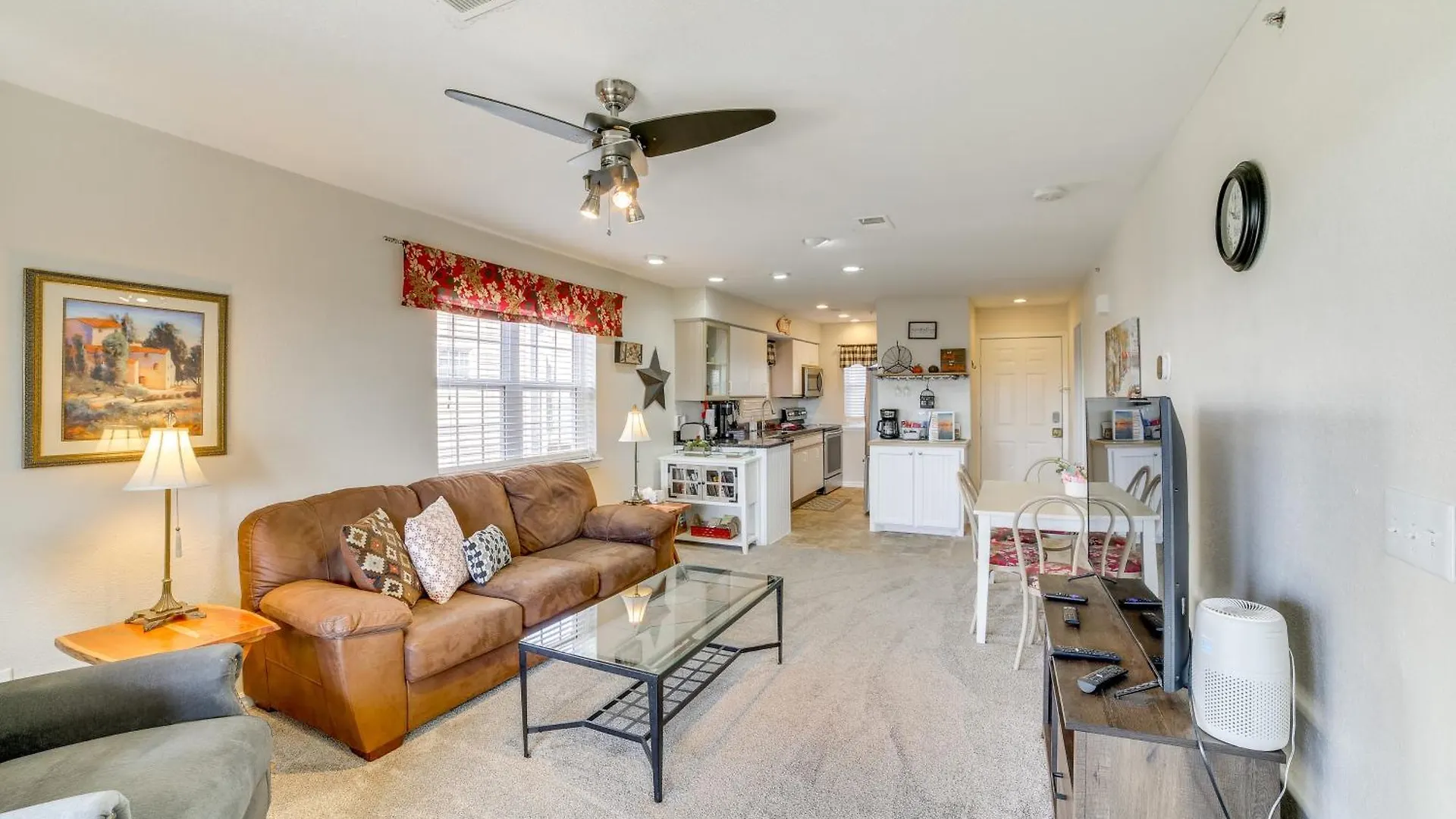 With Balcony, Near Silver Dollar City! *