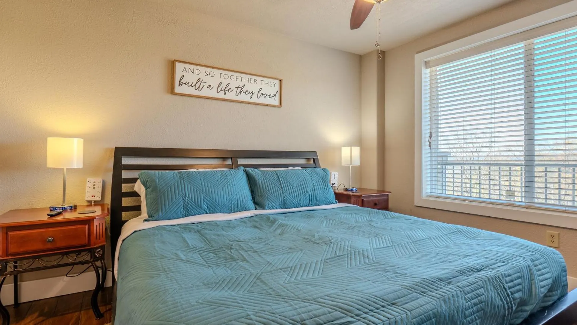 View - Elevator Access - Near Silver Dollar - Free Activity Tickets Included - Th14-20 Holiday home