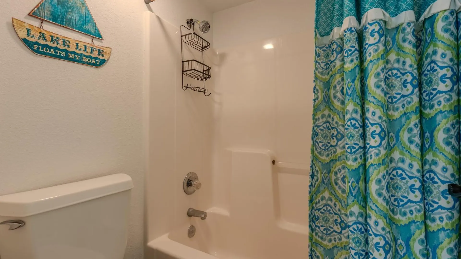 2br Cozy With View - Centrally Located - Stairs Required - Free Tickets Included - Fc 44-7