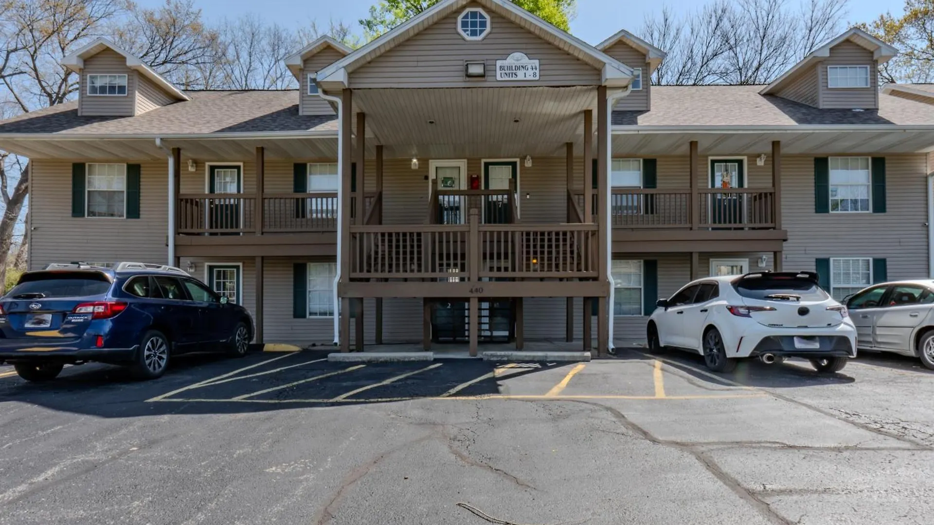 2br Cozy With View - Centrally Located - Stairs Required - Free Tickets Included - Fc 44-7 Holiday home *