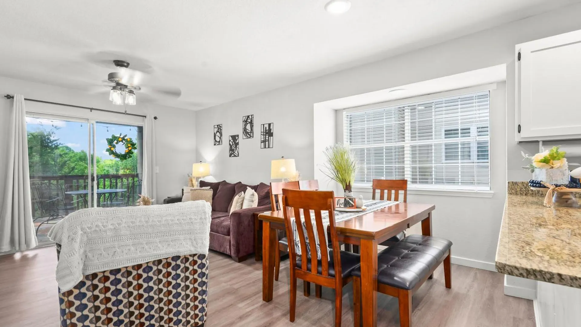 Apartament Walk-in, No Stairs Condo, Pets Welcome, 4 Mins To Silver Dollar City, 14 Mins To Ball Park Of America, Amazing Ozark Mountian Views Branson