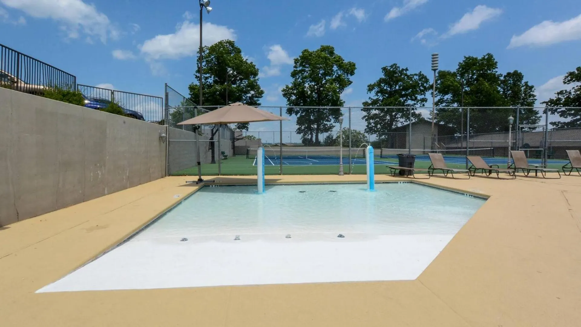 Walkin/pools/hot Tub/golf Front/lake Beauty * Branson