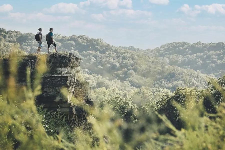 Отель Thousand Hills