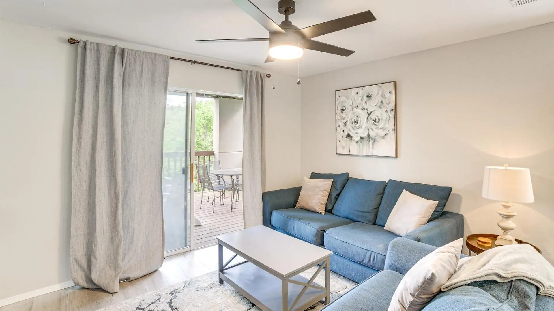 Apartman Escape With Pool Access, Grill And Balcony! Branson