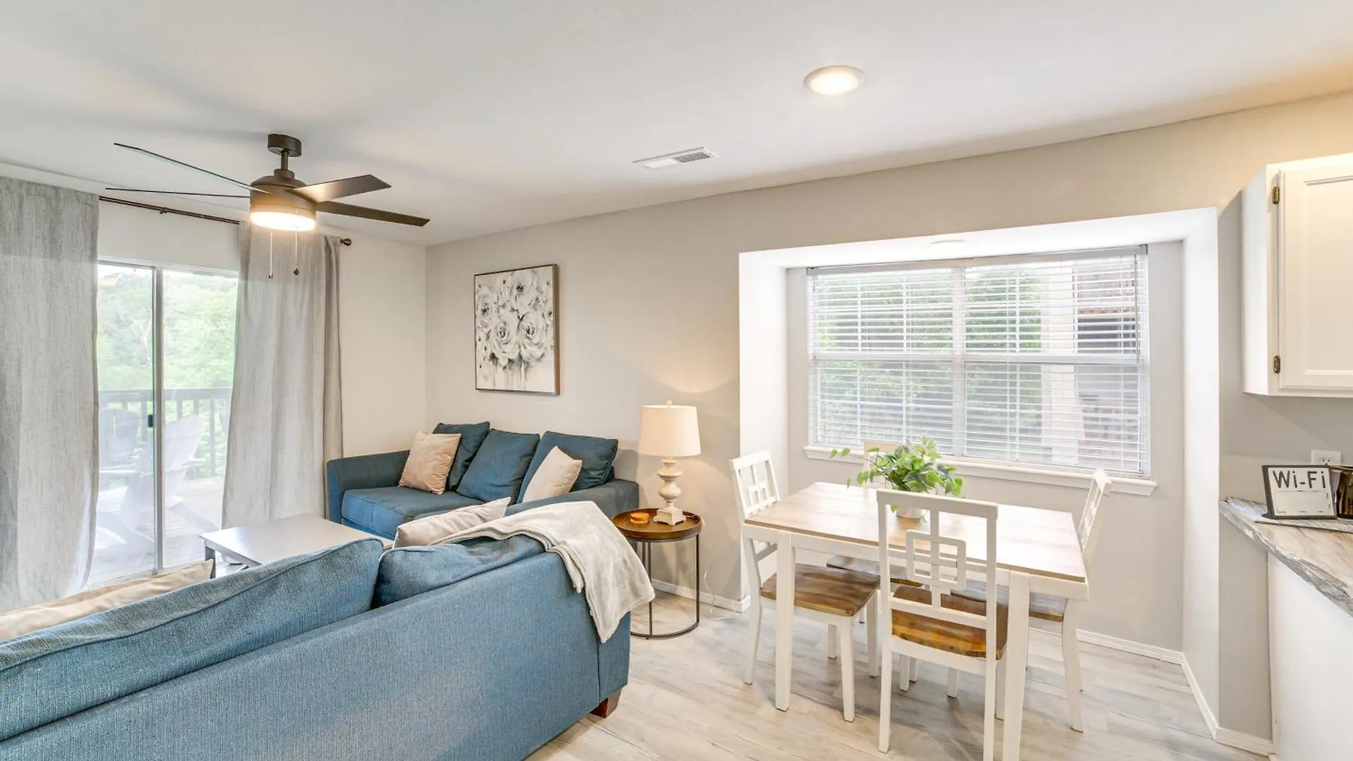 Escape With Pool Access, Grill And Balcony! * Branson