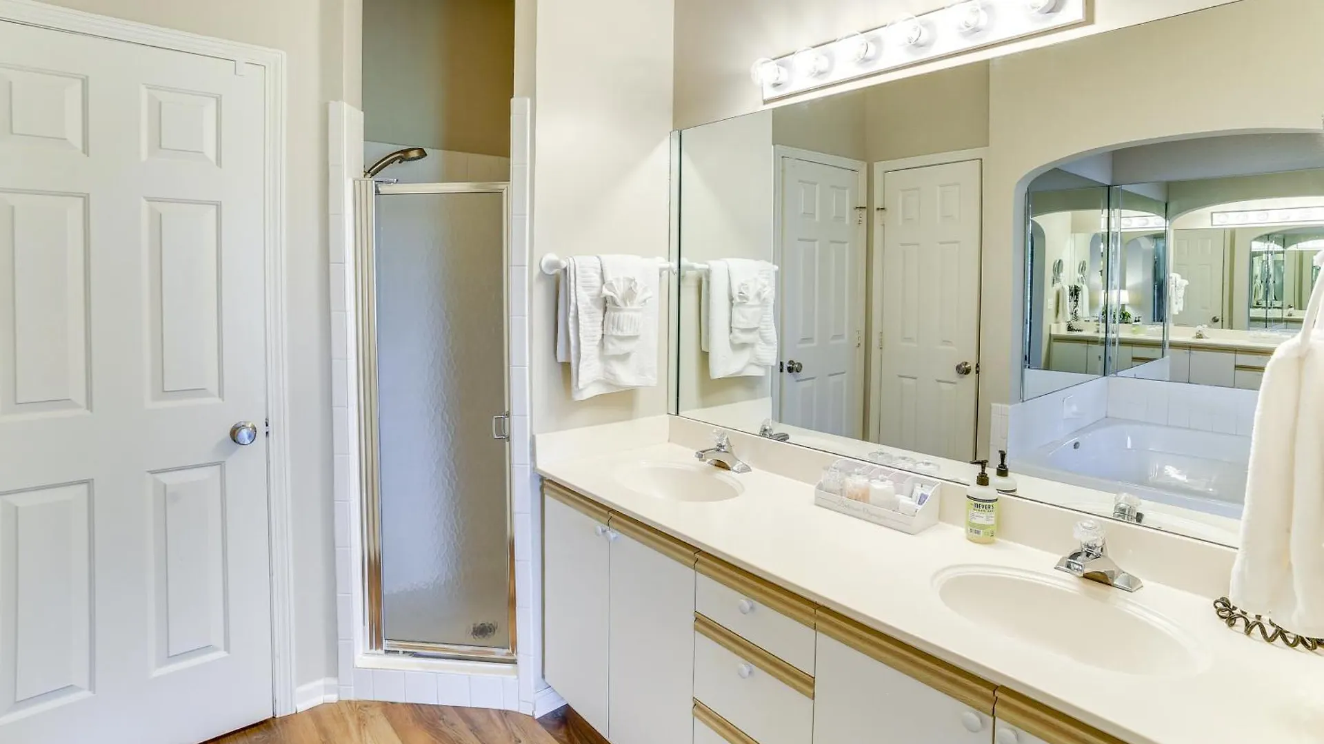 Apartman 4 Mi To Landing With Balcony Branson