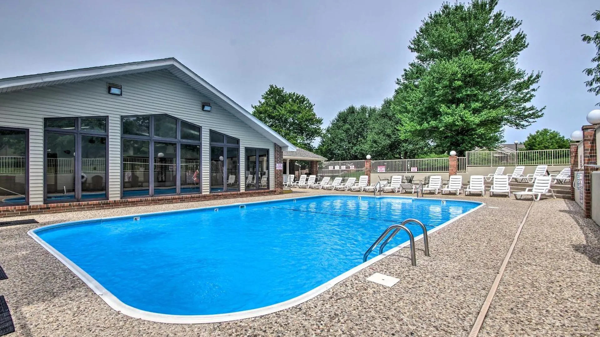 1 Mi To 76 Strip Family In Branson!