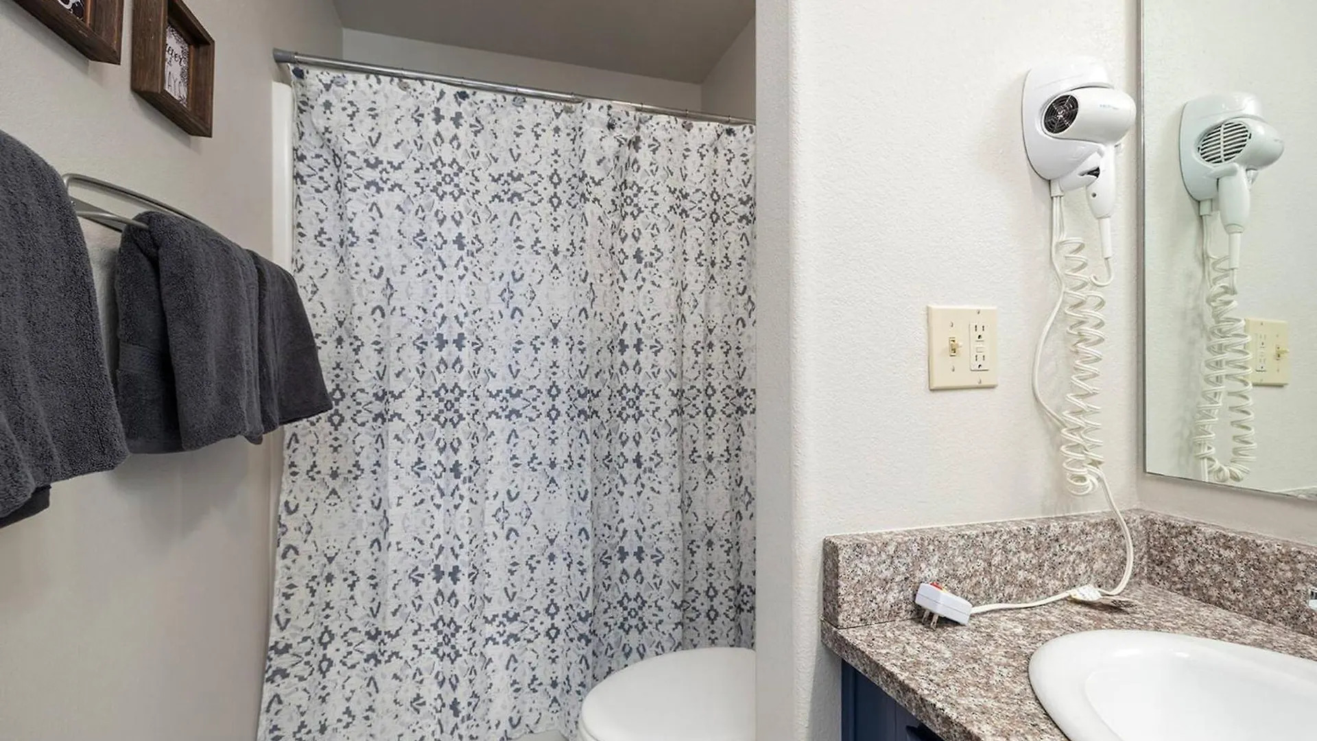 Apartment Gorgeous Lake/mtn Views, Walk To Lake, Sdc Close!
