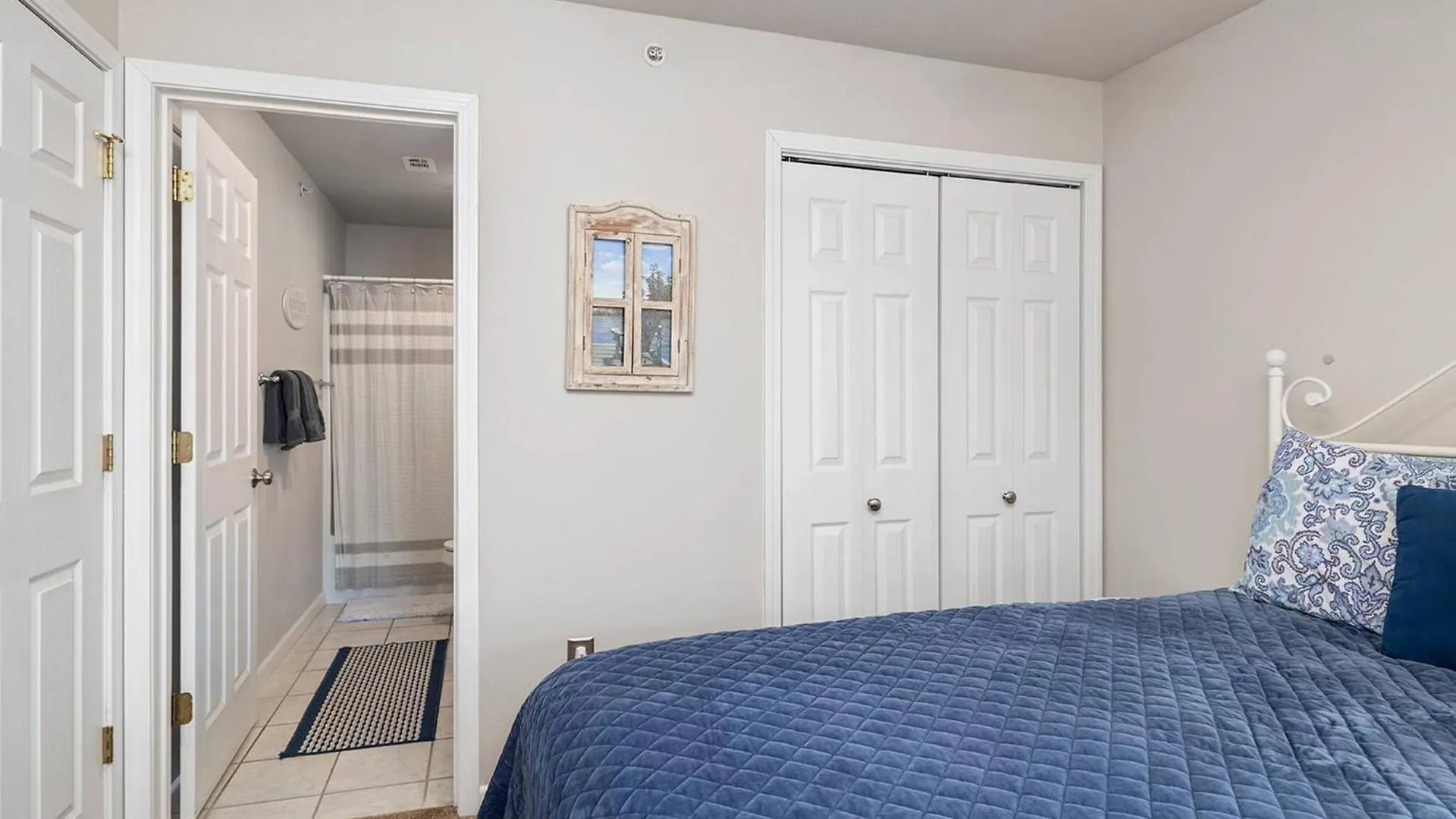 Apartment Gorgeous Lake/mtn Views, Walk To Lake, Sdc Close! *
