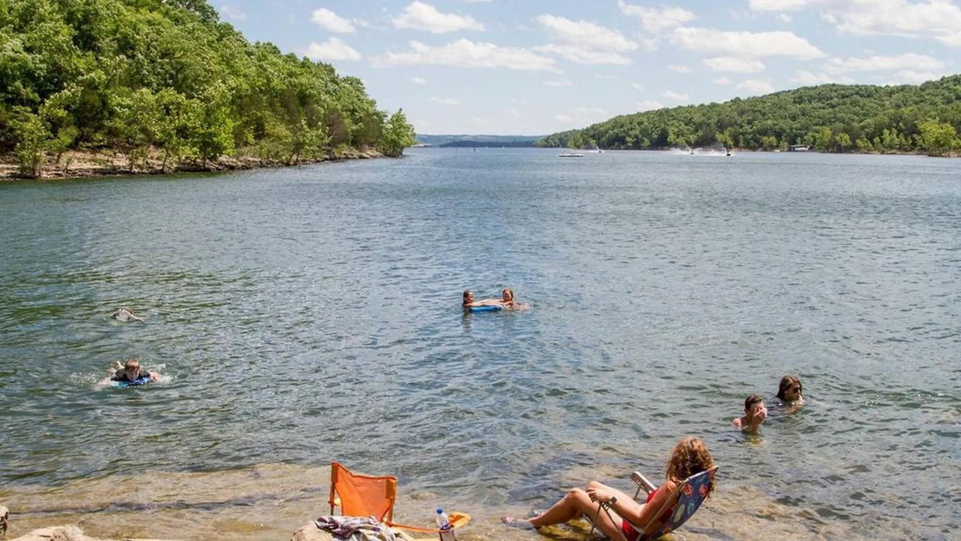 Gorgeous Lake/mtn Views, Walk To Lake, Sdc Close! Apartment Branson