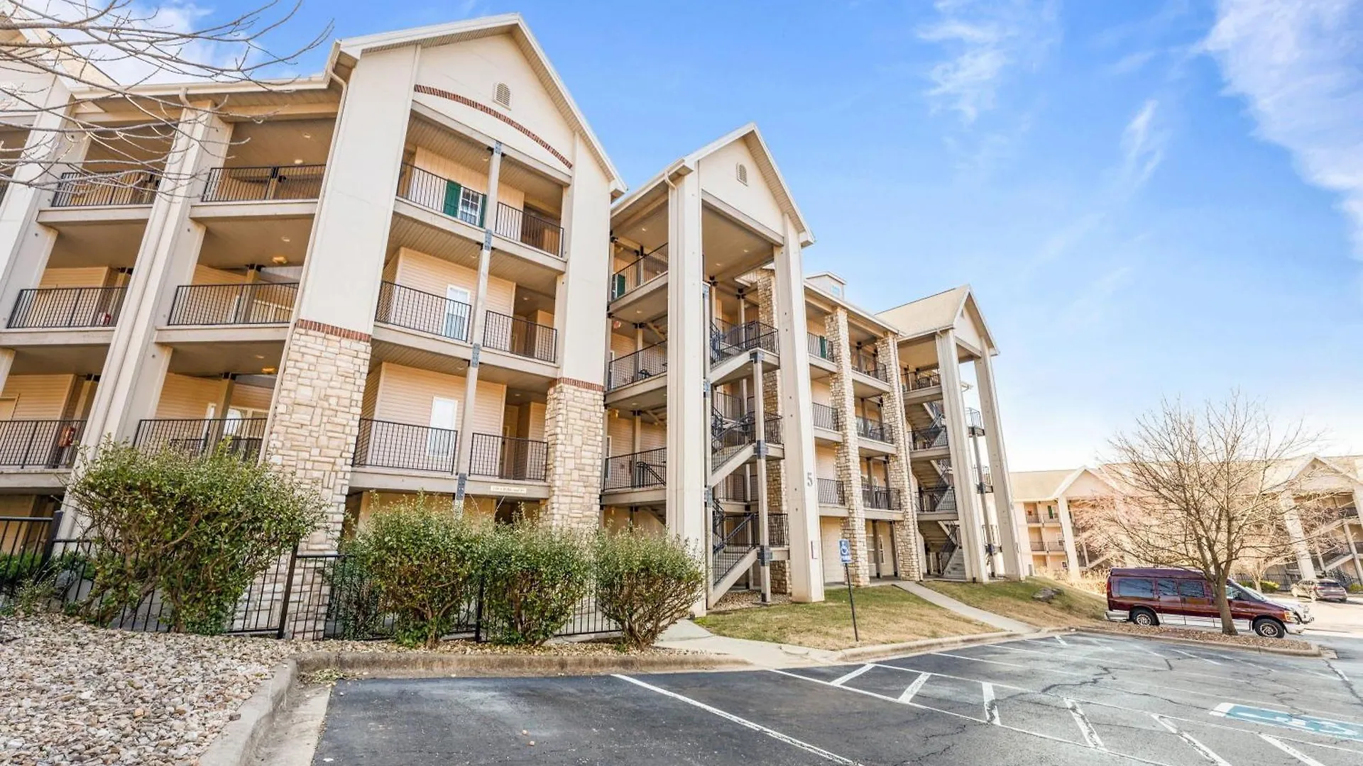 Thousand Hills Golf View Walkin With Elevator And Close To 76 *