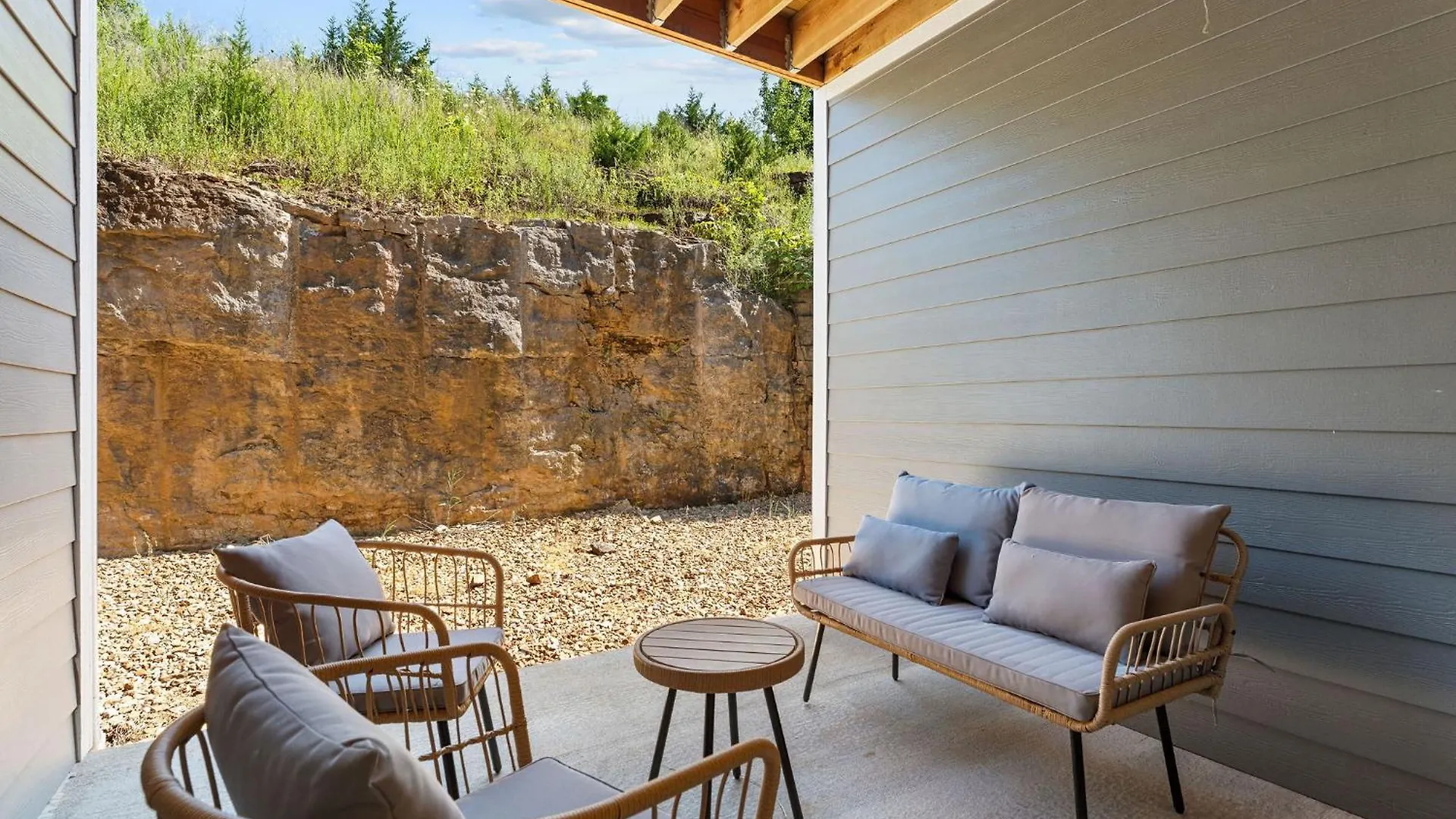 New! - Walk-in Sleeps 8 Branson