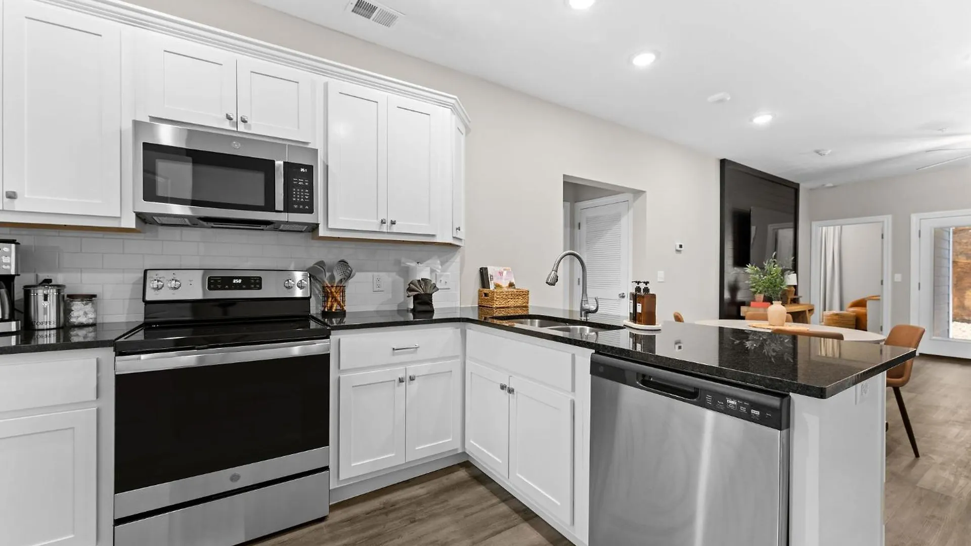 New! - Walk-in Sleeps 8