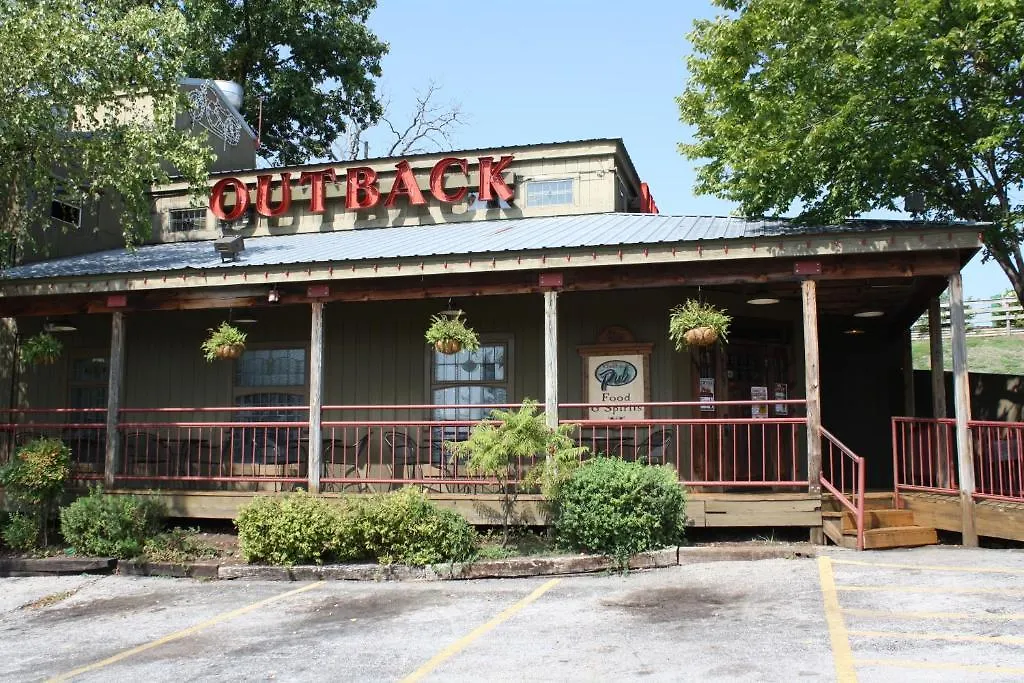 Outback Roadhouse & 2* Branson