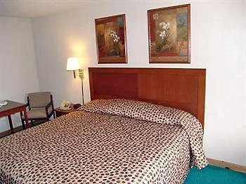 Super 8 By Wyndham - Shepherd Of The Hills Exwy Motel 2*