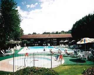 Roark Vacation 3* برانسون