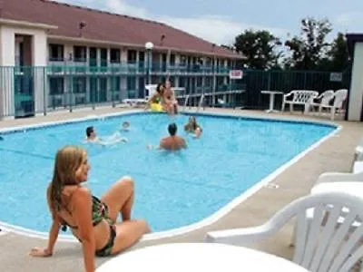 American Eagle & Motel 2*