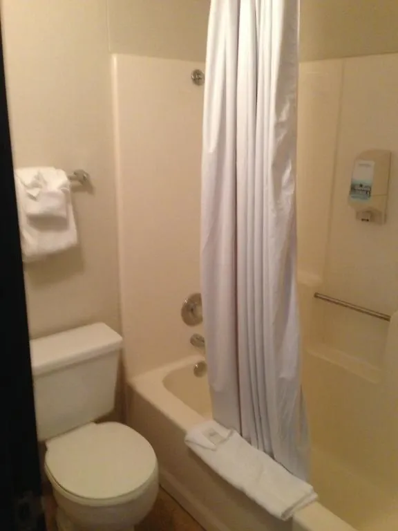 Hotel Greenbrier - 2*