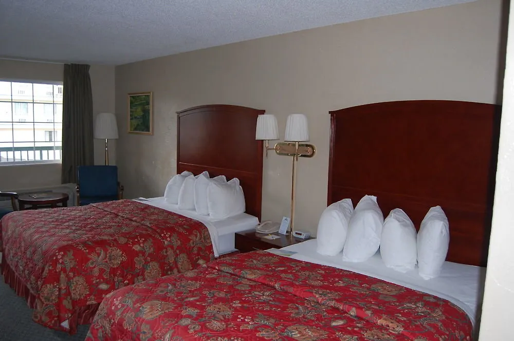 Hotel Days By Wyndham Branson/near The Strip