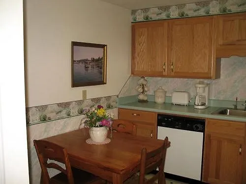 Bed & Breakfast Lakeshore 3*