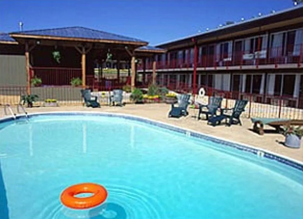 Outback Roadhouse & 2* Branson