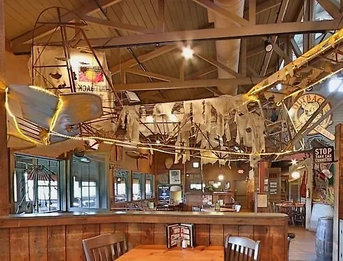 Outback Roadhouse & 2* Branson