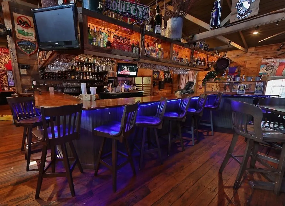 Outback Roadhouse & 2*