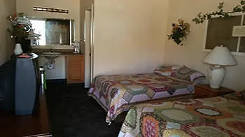 Taneycomo Lakefront 4*