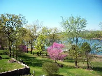 Lakeshore 3*