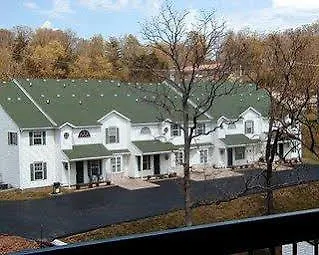 Surrey Vacation 3*