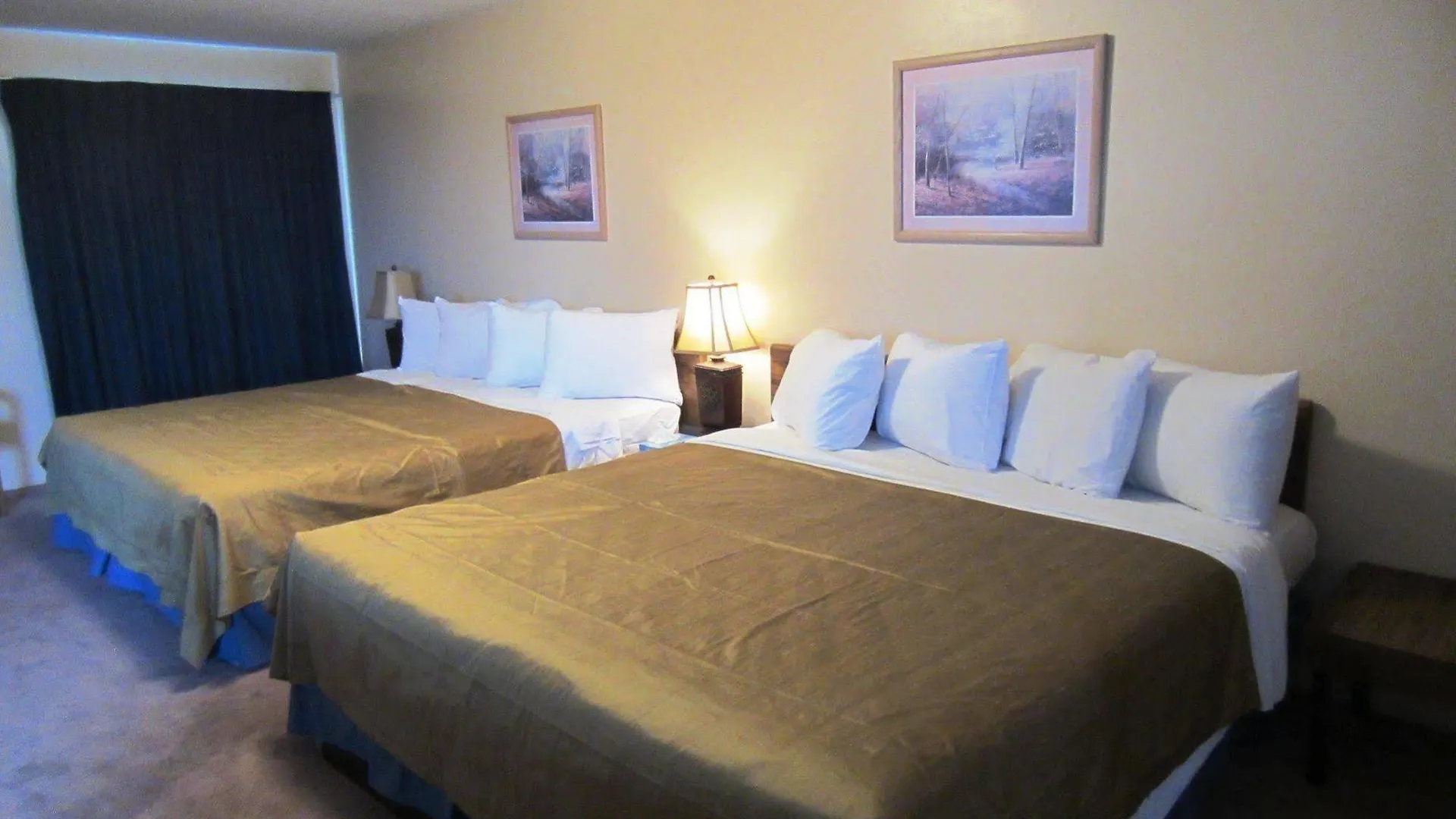 Americas Value & - Near The Strip Motel