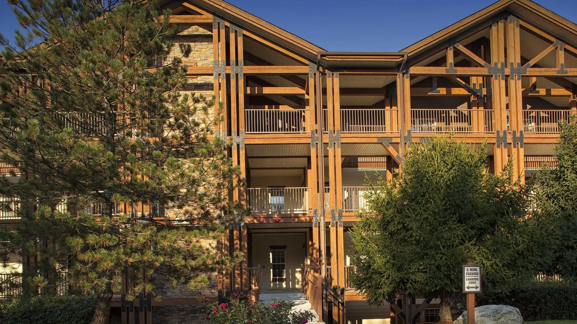 Hotel Palace View By Spinnaker Branson